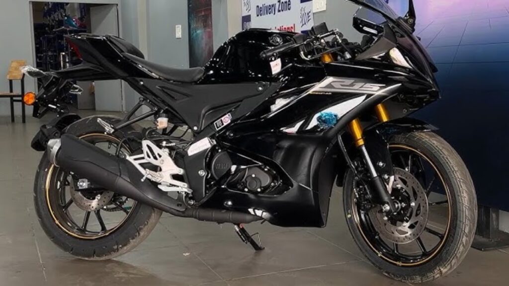 Yamaha R15 V4.0 Metallic Black 2026: Reseña detallada y recorrido completo