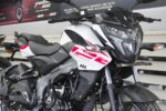 Bajaj Pulsar NS125 2026: Edición Top Model ABS en Color Blanco con Reseña Detallada de Precio y Características