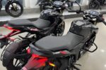 Bajaj Pulsar N160 2026: Reseña Completa del Asiento Único con Horquilla USD, Precio en Carretera y Colores Disponibles