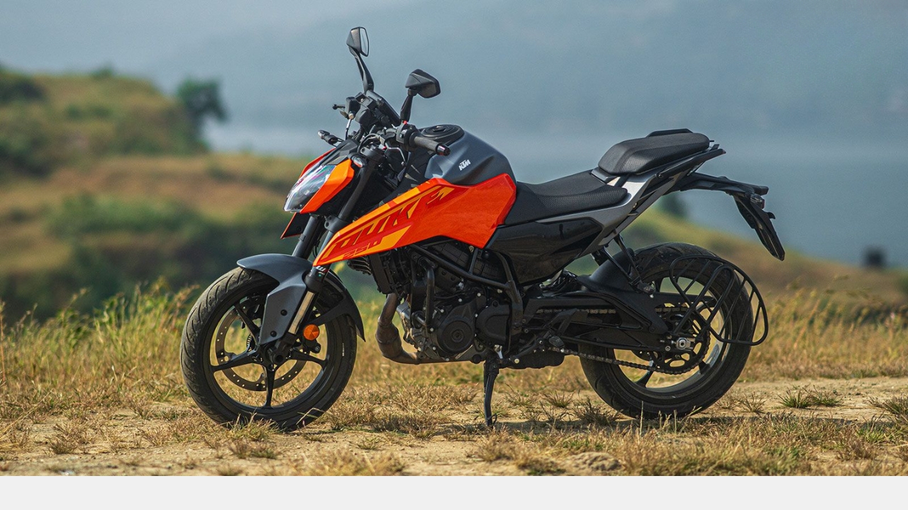 KTM Duke 250 2026: nueva edición en naranja y plata, precio y reseña completa
