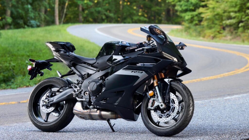 Yamaha YZF-R9 2026 revoluciona las motos deportivas: adiós definitivo a la R6