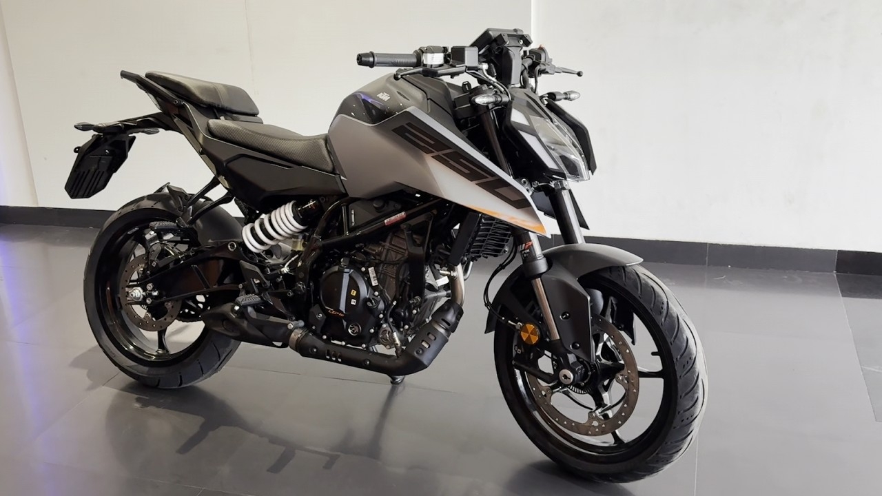 KTM Duke 250 2026: Nueva Bestia Naranja y Plata con Review Detallada y Precio Actualizado