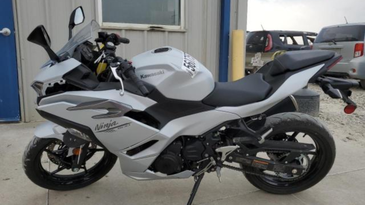 Kawasaki Ninja 300 2026 | Review Completa, Precio en Carretera, Colores y Sonido del Escape